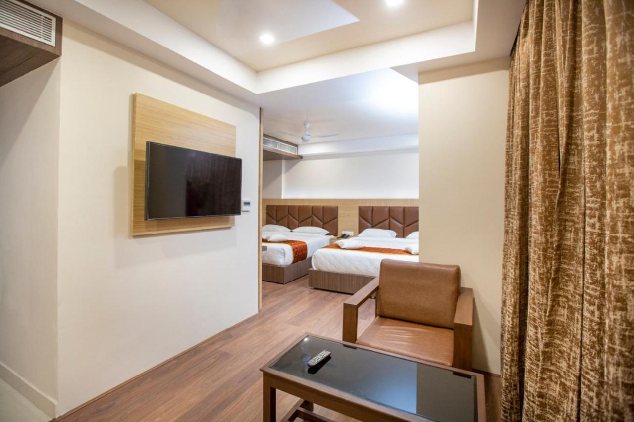 Lee-Benz Ark Hotel Kumbakonam Exterior photo