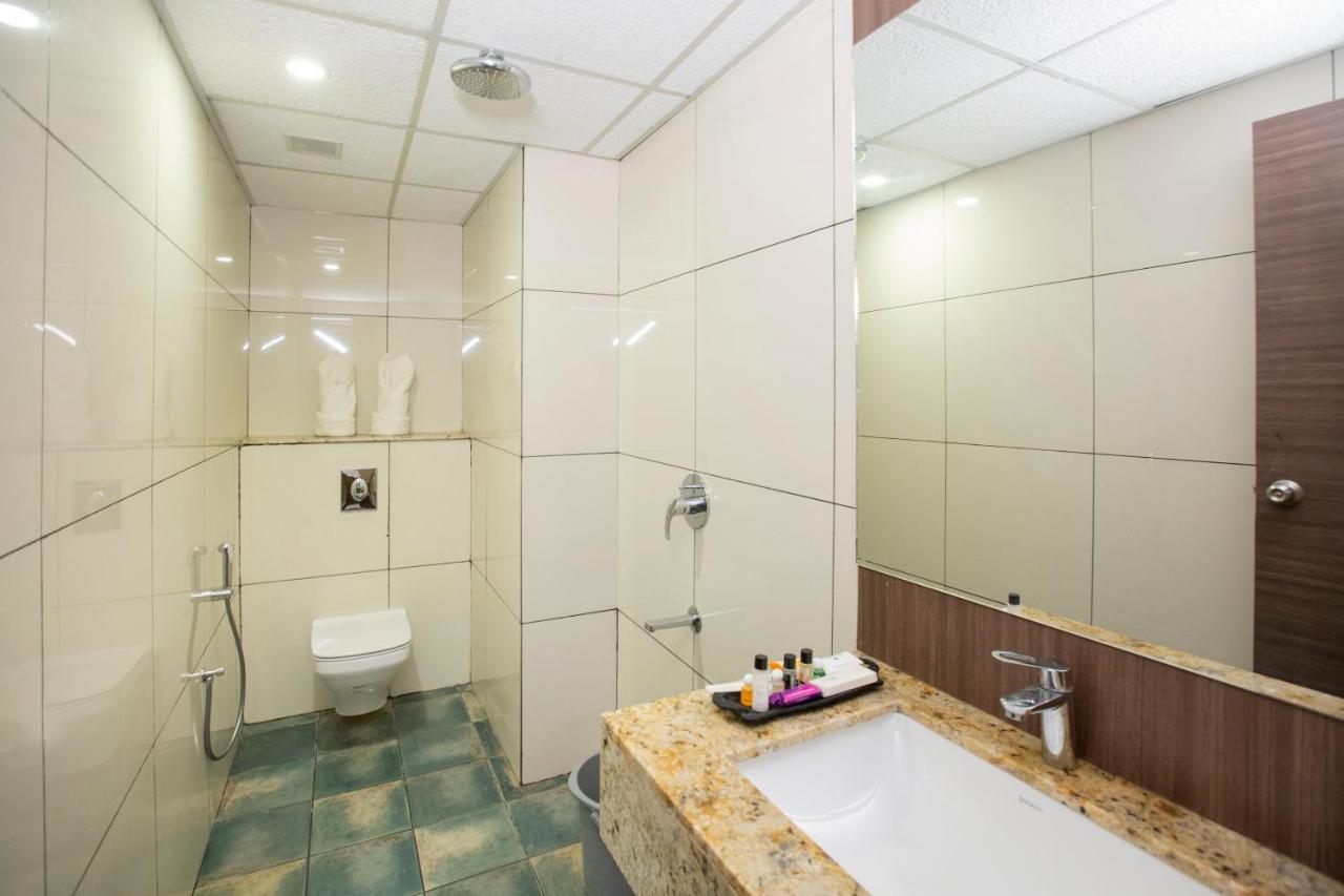 Lee-Benz Ark Hotel Kumbakonam Exterior photo
