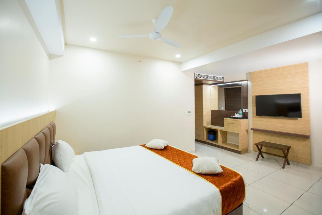 Lee-Benz Ark Hotel Kumbakonam Exterior photo